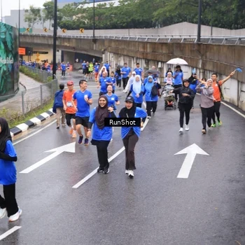 Runner Photo 7951754
