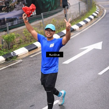 Runner Photo 7951802