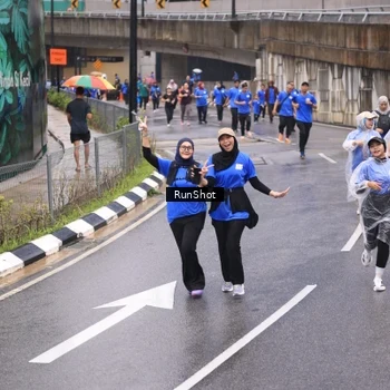 Runner Photo 7951816