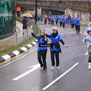 Runner Photo 7951822