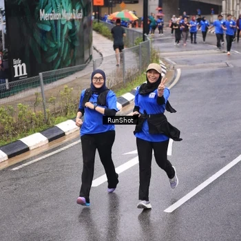 Runner Photo 7951830