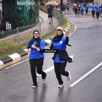 Runner Photo 7951833