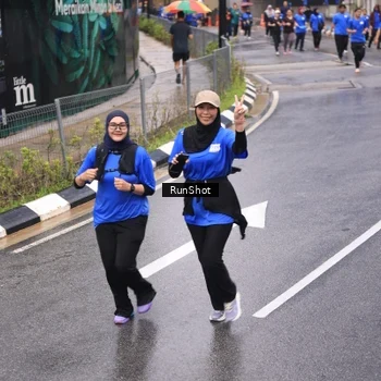 Runner Photo 7951834