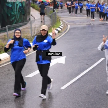 Runner Photo 7951835