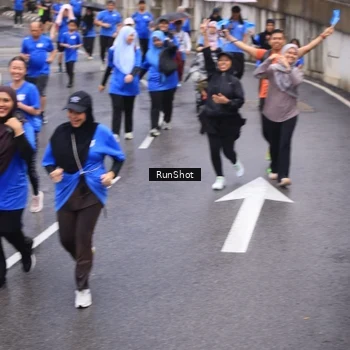 Runner Photo 7951874