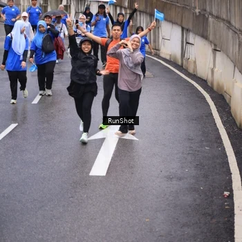 Runner Photo 7951937