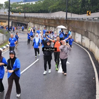 Runner Photo 7952036