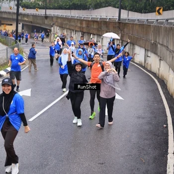 Runner Photo 7952055