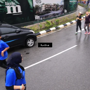 Runner Photo 7952068