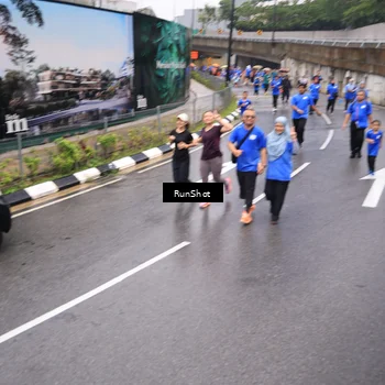 Runner Photo 7952072