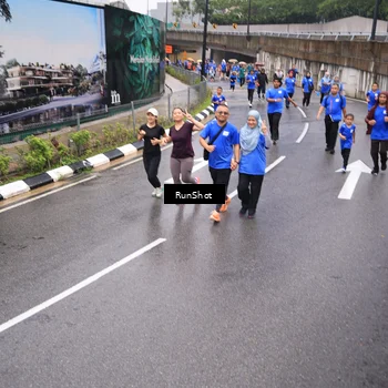 Runner Photo 7952073