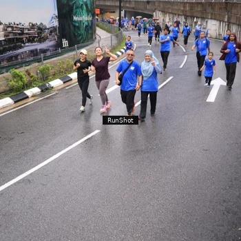 Runner Photo 7952076