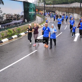 Runner Photo 7952077
