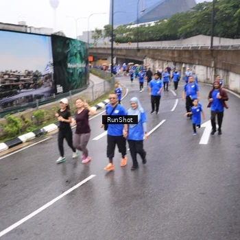 Runner Photo 7952079