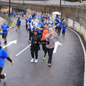 Runner Photo 7952080