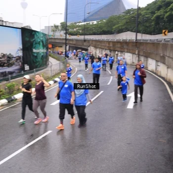 Runner Photo 7952081
