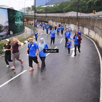 Runner Photo 7952082