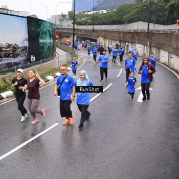 Runner Photo 7952085