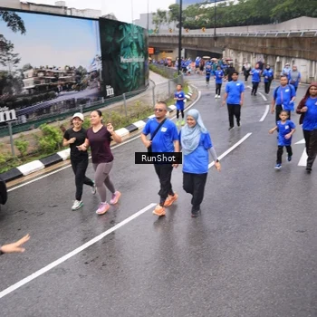Runner Photo 7952087