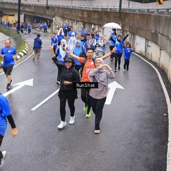 Runner Photo 7952090
