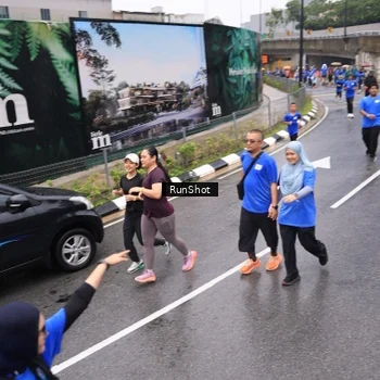 Runner Photo 7952093