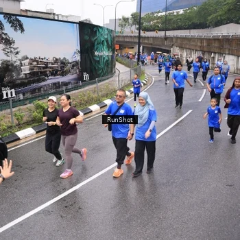 Runner Photo 7952094