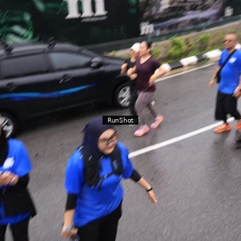 Runner Photo 7952099