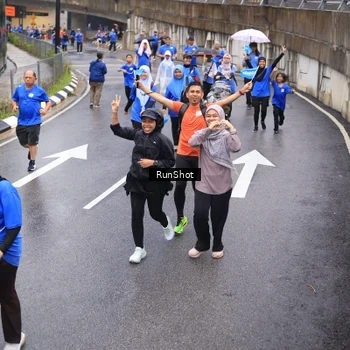 Runner Photo 7952101