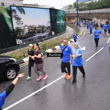 Runner Photo 7952109