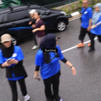 Runner Photo 7952110
