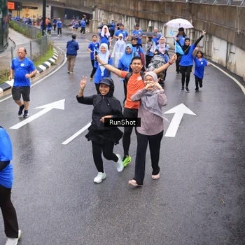 Runner Photo 7952112