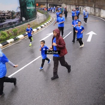 Runner Photo 7952118