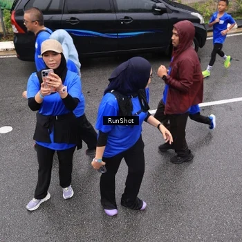 Runner Photo 7952139