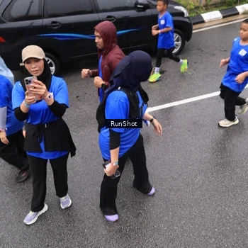 Runner Photo 7952144