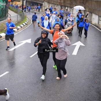 Runner Photo 7952145
