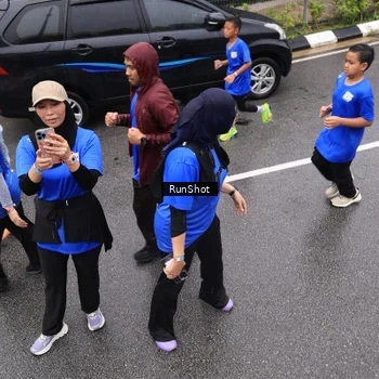 Runner Photo 7952147