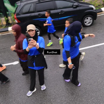 Runner Photo 7952175