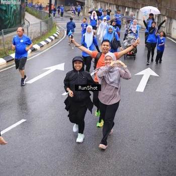Runner Photo 7952221