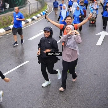Runner Photo 7952240