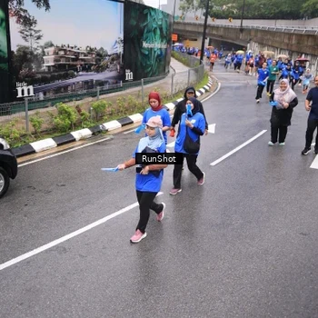 Runner Photo 7952253