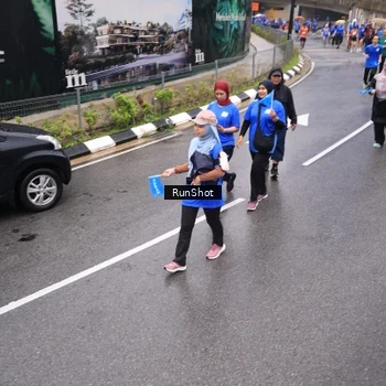 Runner Photo 7952258
