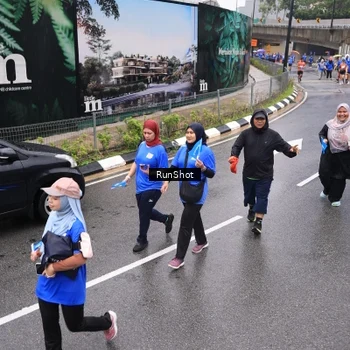 Runner Photo 7952266
