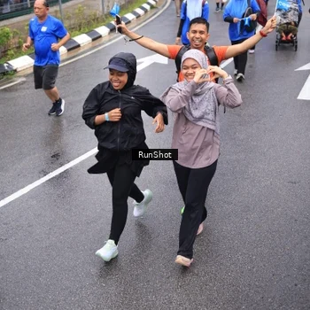 Runner Photo 7952278