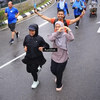 Runner Photo 7952307