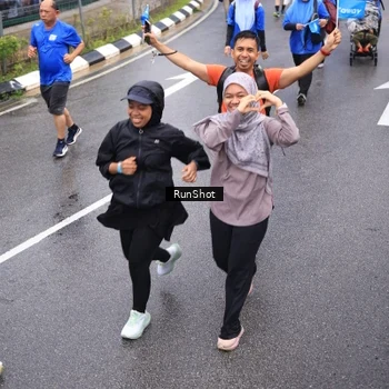 Runner Photo 7952324