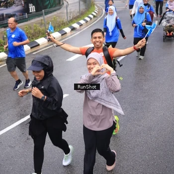 Runner Photo 7952334