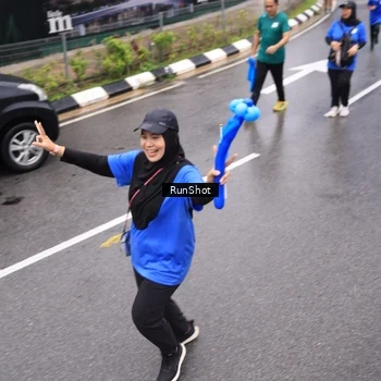 Runner Photo 7952381