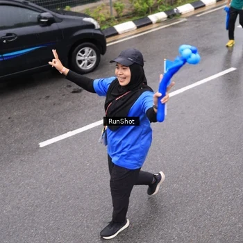 Runner Photo 7952383