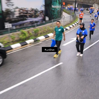 Runner Photo 7952385