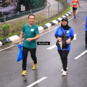Runner Photo 7952392